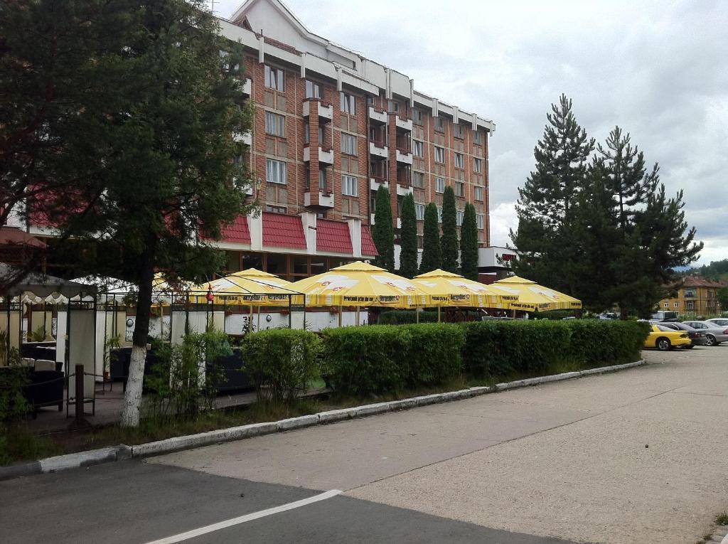 Hotel Petroşani Exterior foto